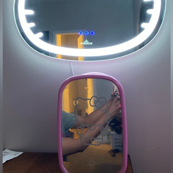 COPY - Hello Kitty Cosmetics Fridge - Picture 8 of 9